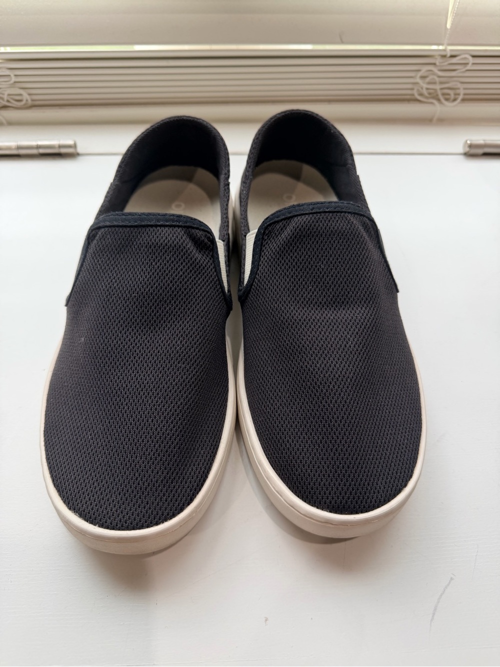 OluKai Women's Navy Slip-On Flats W8